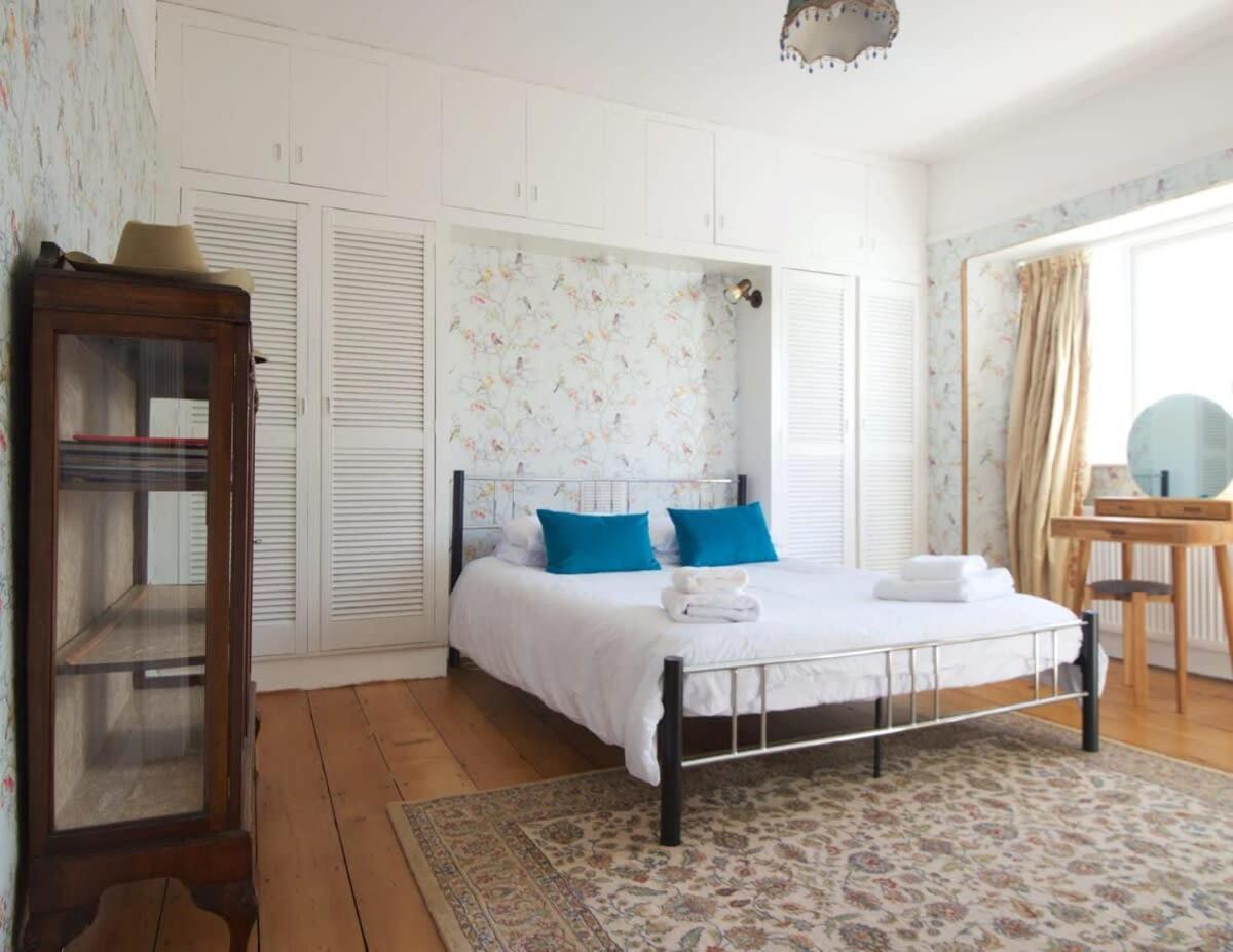 Spacious Town House With Swimming Pool Plymouth Esterno foto