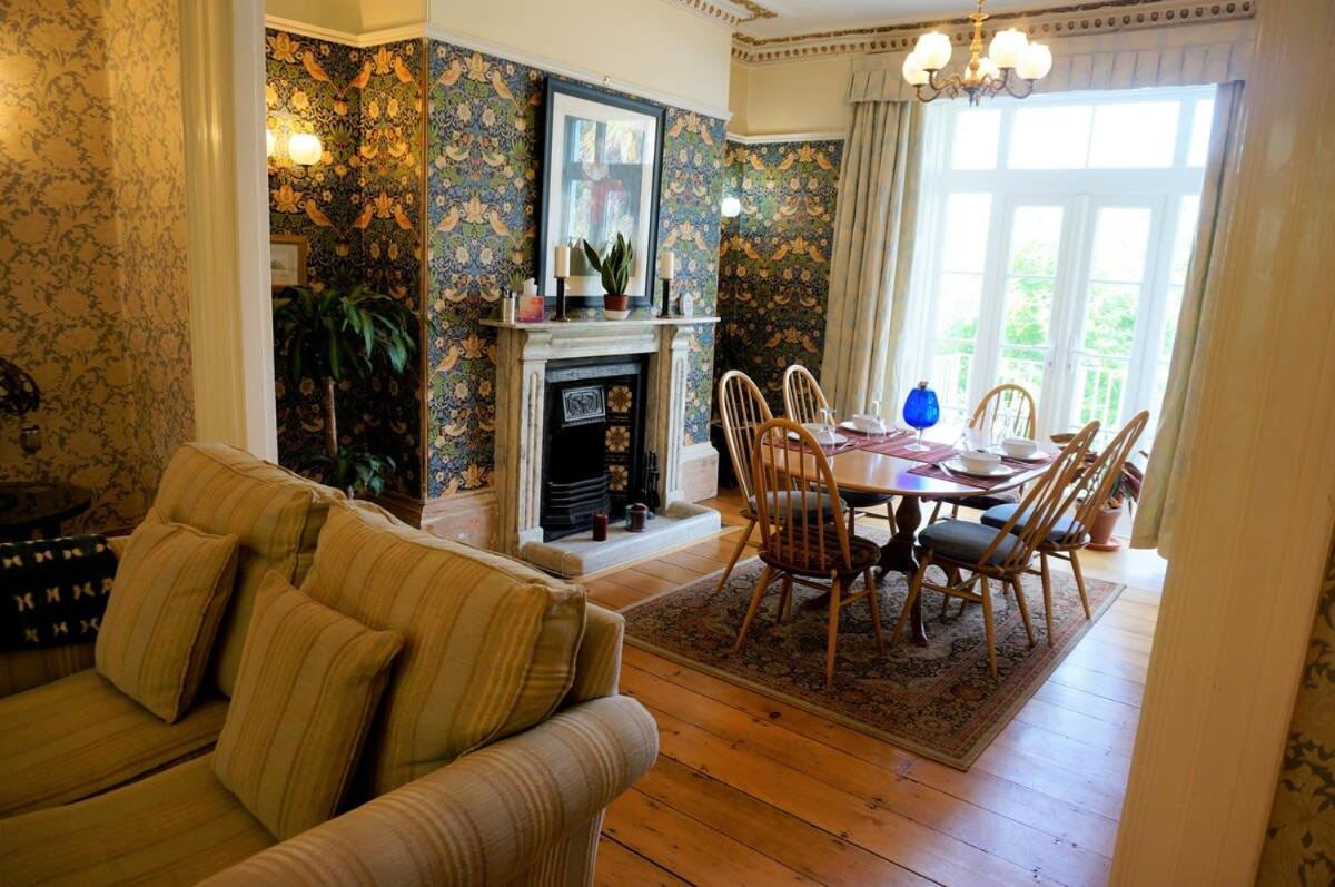 Spacious Town House With Swimming Pool Plymouth Esterno foto